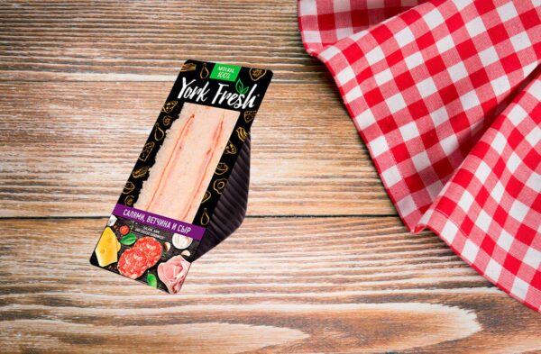 Сэндвич YORK FRESH  с салями, ветчиной и сыром, трей, 150 г