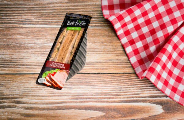 Сэндвич YORK TO GO с бужениной, трей, 130 г